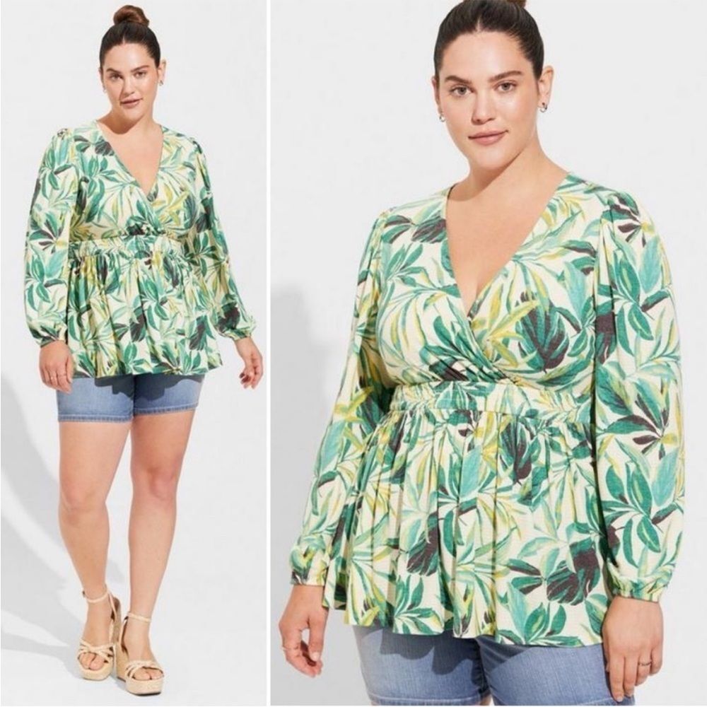 Torrid Textured Knit Surplice Puff Sleeve Babydoll Top 2X tropical leaf print
